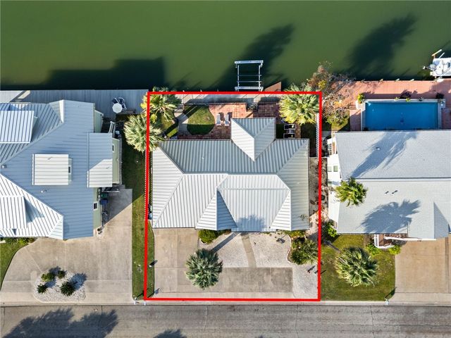 21 Flamingo Road, Rockport, TX 78382