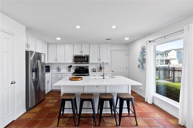 21 Flamingo Road, Rockport, TX 78382