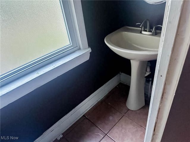 3320 Beechwood Avenue, Cleveland Heights, OH 44118