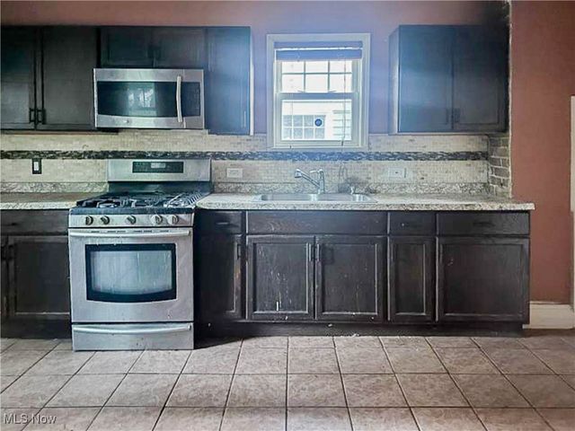 3320 Beechwood Avenue, Cleveland Heights, OH 44118