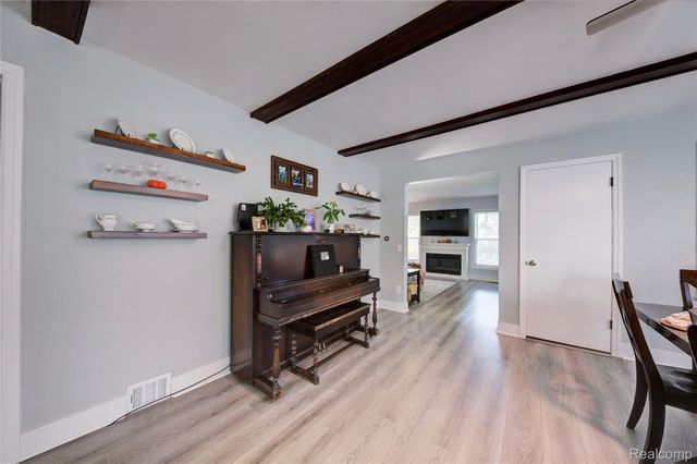 1018 E. 12 Mile Rd, Royal Oak, MI 48073