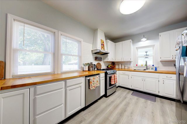 1018 E. 12 Mile Rd, Royal Oak, MI 48073