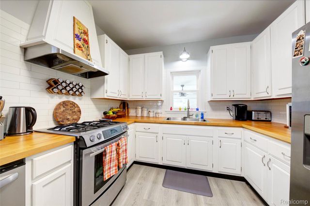 1018 E. 12 Mile Rd, Royal Oak, MI 48073