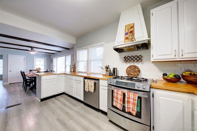 1018 E. 12 Mile Rd, Royal Oak, MI 48073