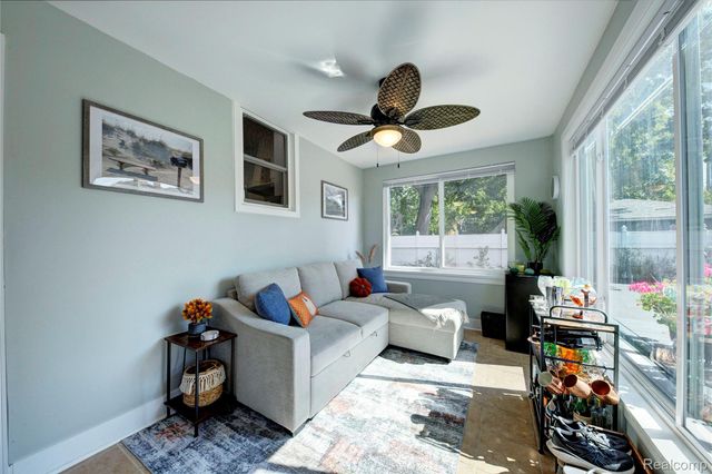 1018 E. 12 Mile Rd, Royal Oak, MI 48073