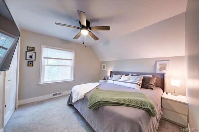 1018 E. 12 Mile Rd, Royal Oak, MI 48073