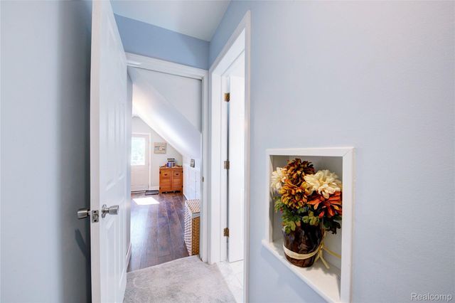 1018 E. 12 Mile Rd, Royal Oak, MI 48073