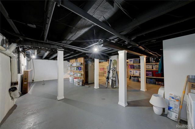 1018 E. 12 Mile Rd, Royal Oak, MI 48073