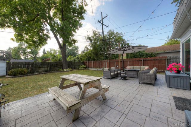 1018 E. 12 Mile Rd, Royal Oak, MI 48073