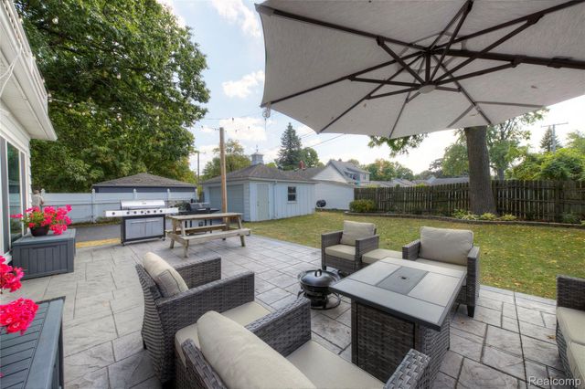 1018 E. 12 Mile Rd, Royal Oak, MI 48073