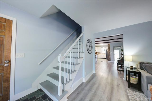 1018 E. 12 Mile Rd, Royal Oak, MI 48073