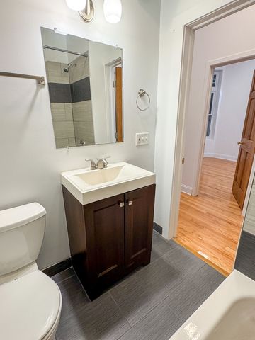 3512 N Halsted Street 2FF, Chicago, IL 60657