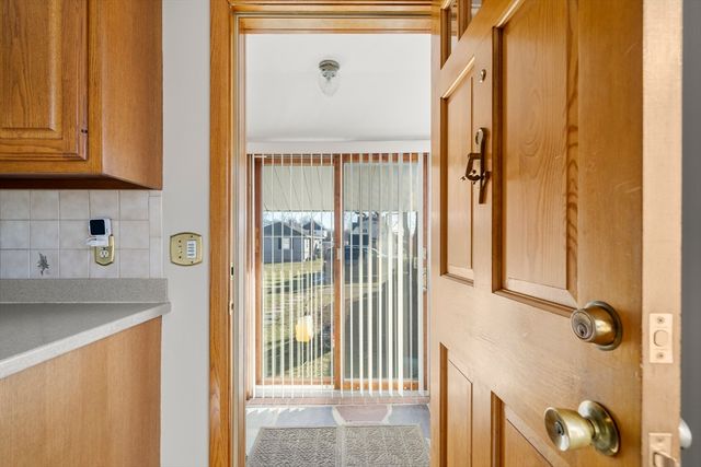 9 Whitsbourgh St, Taunton, MA 02780