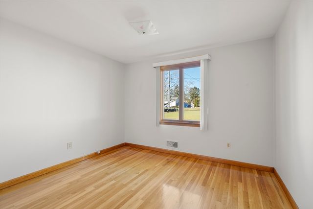 9 Whitsbourgh St, Taunton, MA 02780