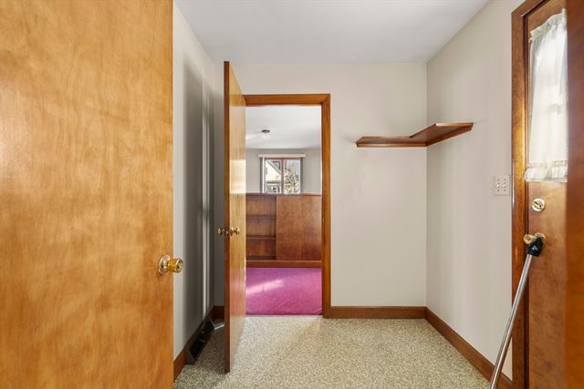 9 Whitsbourgh St, Taunton, MA 02780