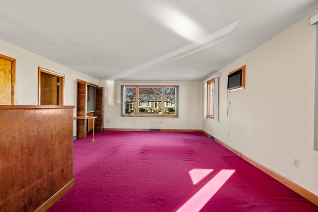 9 Whitsbourgh St, Taunton, MA 02780