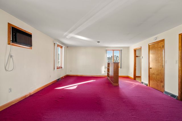 9 Whitsbourgh St, Taunton, MA 02780