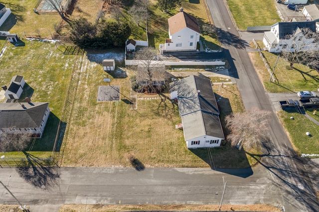 9 Whitsbourgh St, Taunton, MA 02780