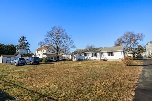 9 Whitsbourgh St, Taunton, MA 02780