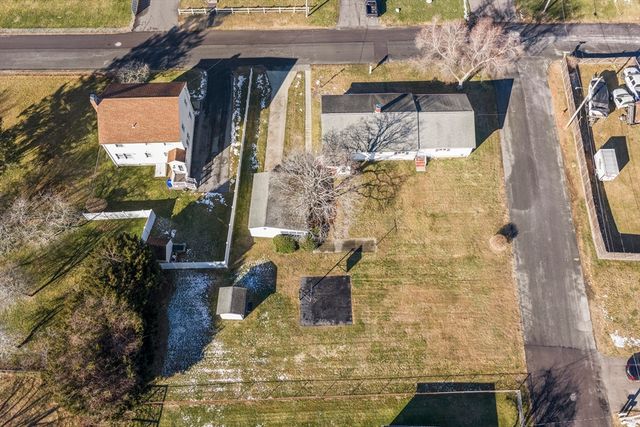 9 Whitsbourgh St, Taunton, MA 02780