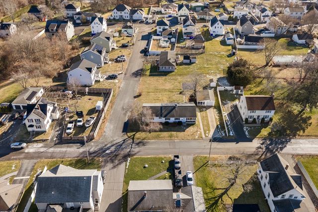 9 Whitsbourgh St, Taunton, MA 02780