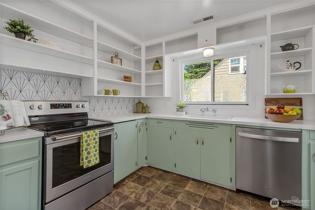 616 North Street SE, Tumwater, WA 98501
