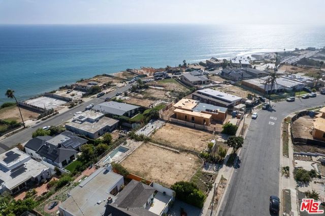 18414 Wakecrest Drive, Malibu, CA 90265