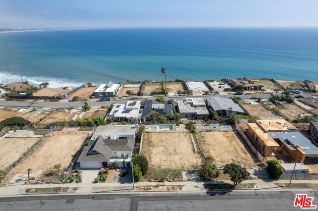 18414 Wakecrest Drive, Malibu, CA 90265