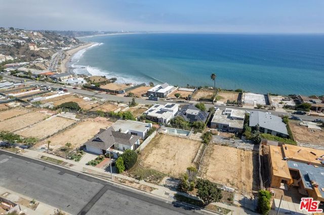18414 Wakecrest Drive, Malibu, CA 90265