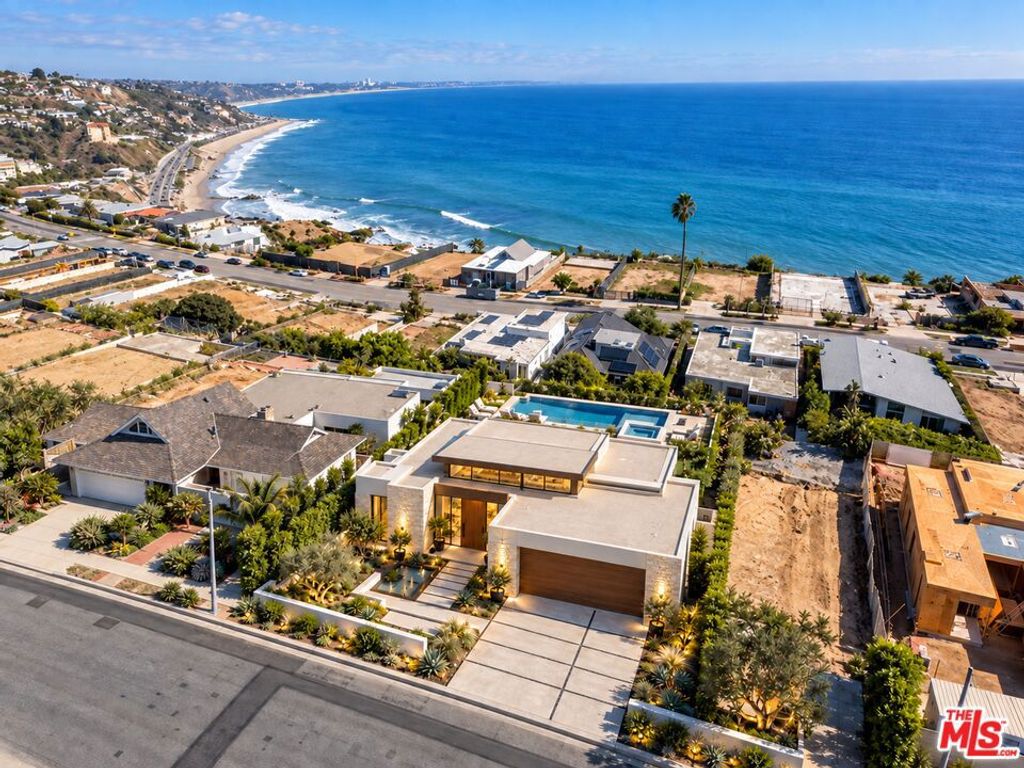 18414 Wakecrest Drive, Malibu, CA 90265 — photo 5