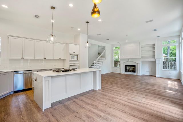 134 Plum Crest Circle, The Woodlands, TX 77382