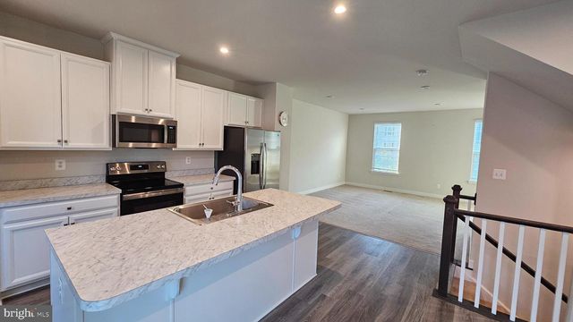 2055 RIVERS DR, Newark, DE 19702