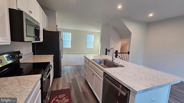 2055 RIVERS DR, Newark, DE 19702