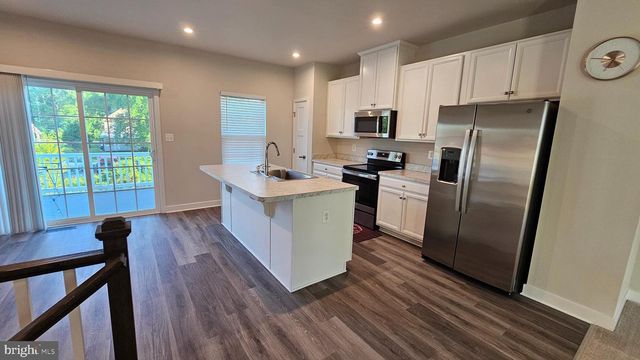 2055 RIVERS DR, Newark, DE 19702