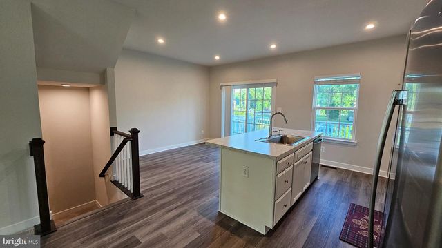 2055 RIVERS DR, Newark, DE 19702