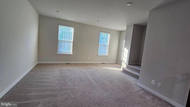 2055 RIVERS DR, Newark, DE 19702