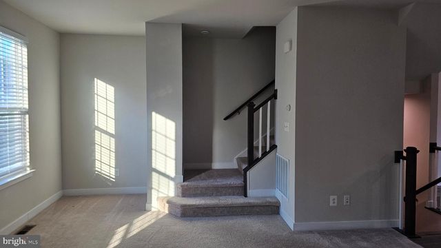 2055 RIVERS DR, Newark, DE 19702