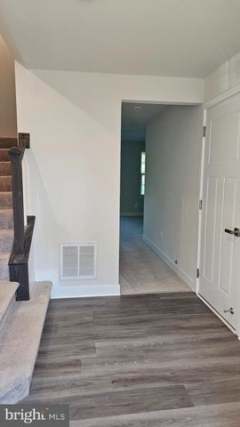 2055 RIVERS DR, Newark, DE 19702