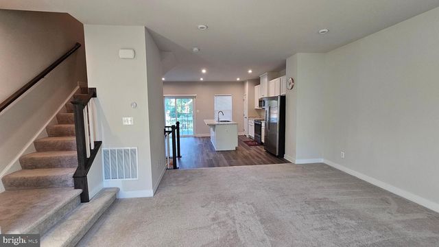 2055 RIVERS DR, Newark, DE 19702
