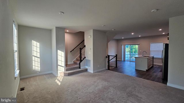2055 RIVERS DR, Newark, DE 19702
