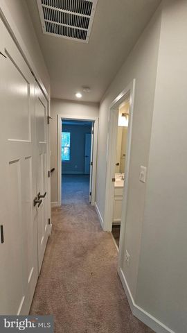 2055 RIVERS DR, Newark, DE 19702