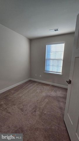 2055 RIVERS DR, Newark, DE 19702
