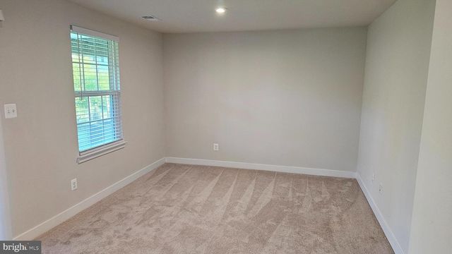 2055 RIVERS DR, Newark, DE 19702
