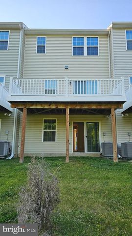 2055 RIVERS DR, Newark, DE 19702