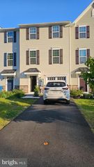 2055 RIVERS DR, Newark, DE 19702