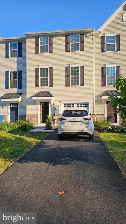 2055 RIVERS DR, Newark, DE 19702