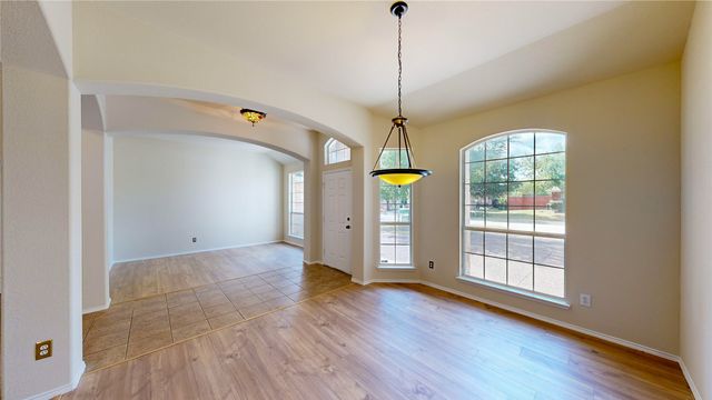 608 Vanilla Court, Desoto, TX 75115