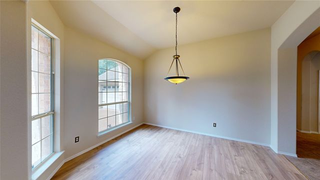 608 Vanilla Court, Desoto, TX 75115