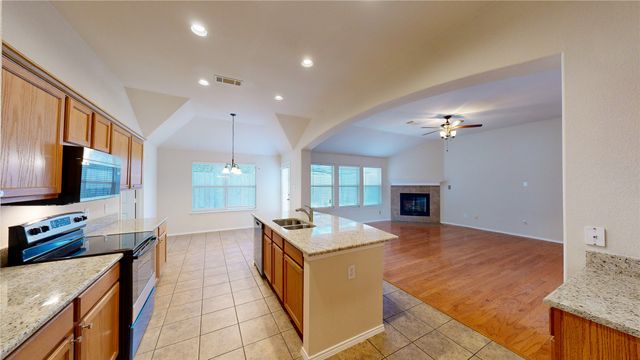 608 Vanilla Court, Desoto, TX 75115