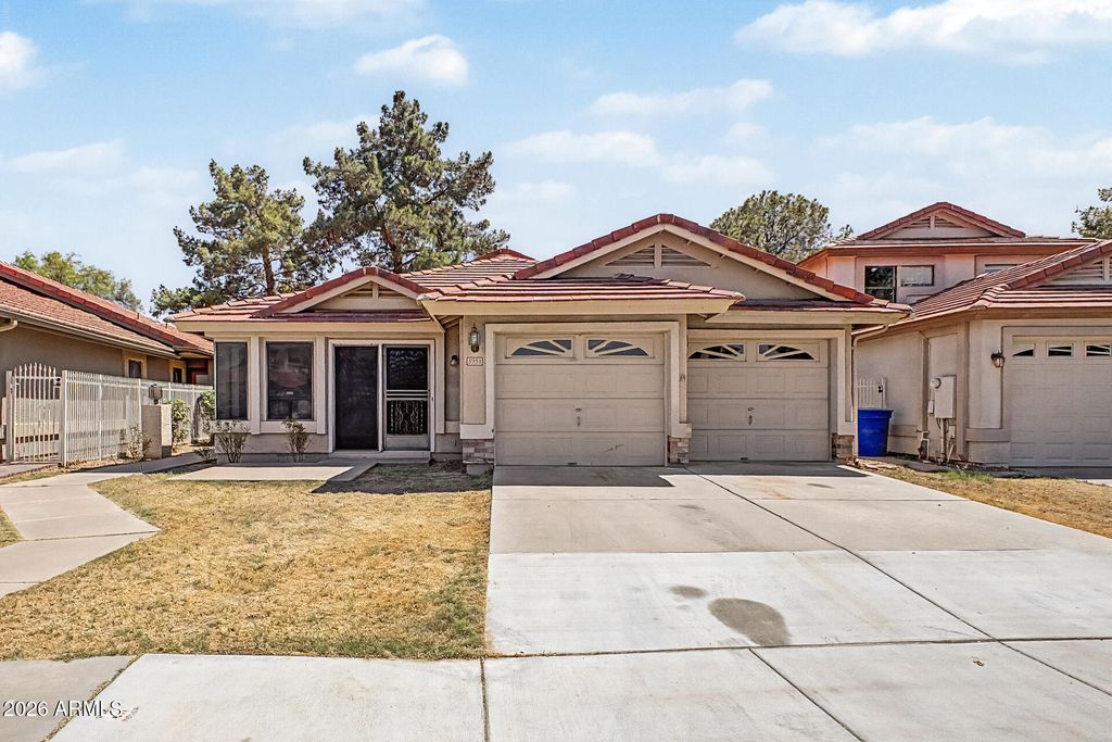 5751 W DEL RIO Street, Chandler, AZ 85226 — exterior